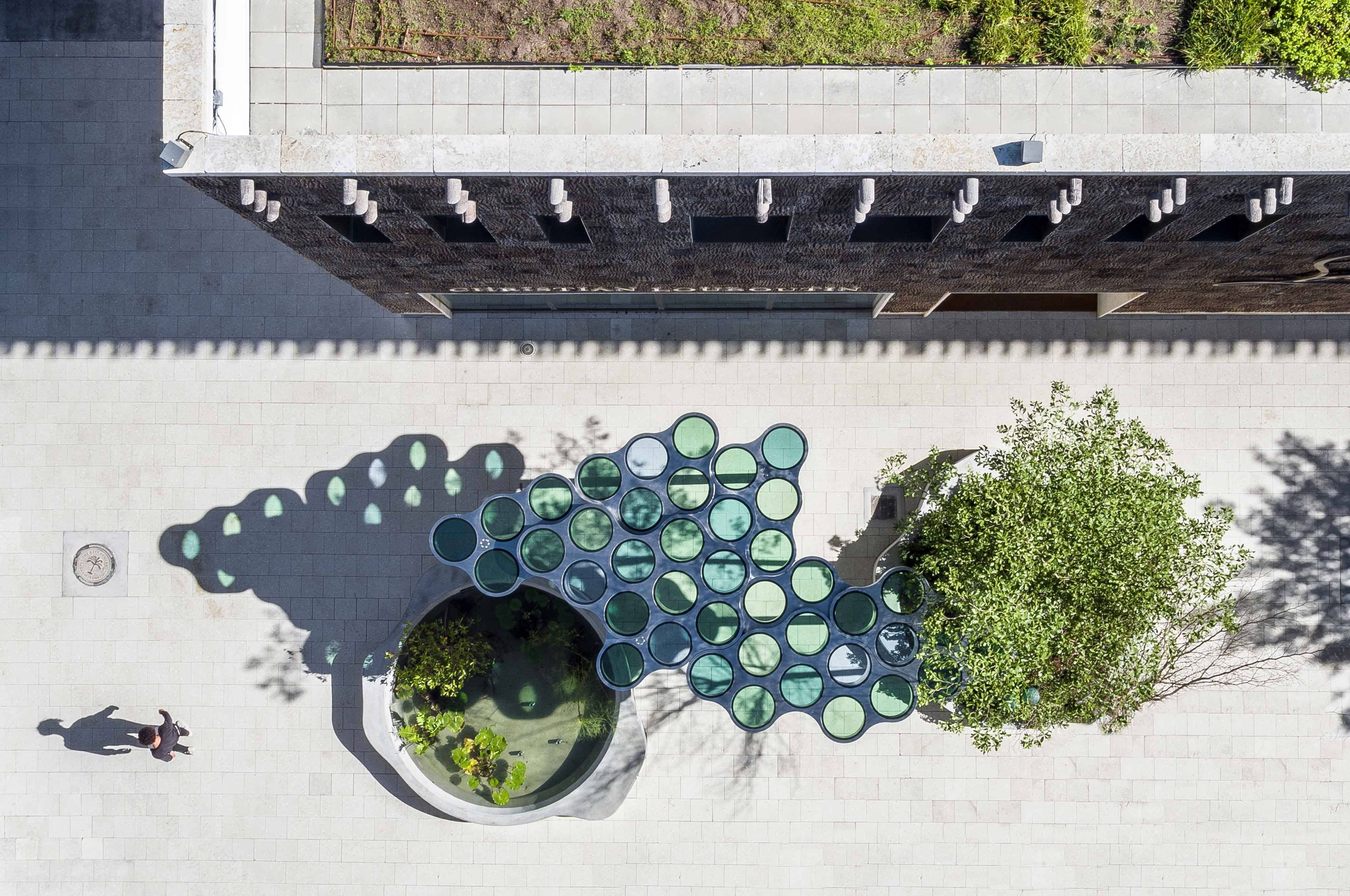 开云（中国） - 附件|花器|办公家具|设计师家具|云朵花瓶